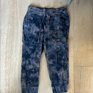 Lululemon tie dye crop joggers. Size 8